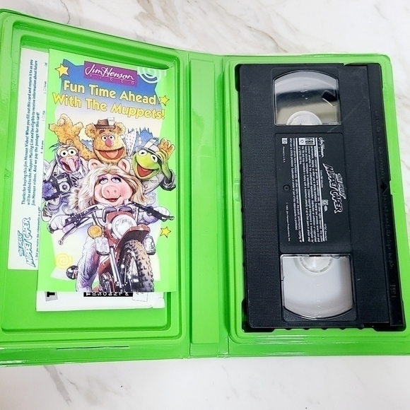 VINTAGE The Great Muppet Caper Jim Henson Productions 1993 VHS Tape Movie - Picture 5 of 7